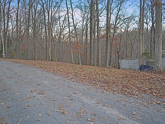 4th image of 201 Lakeshore Dr N
