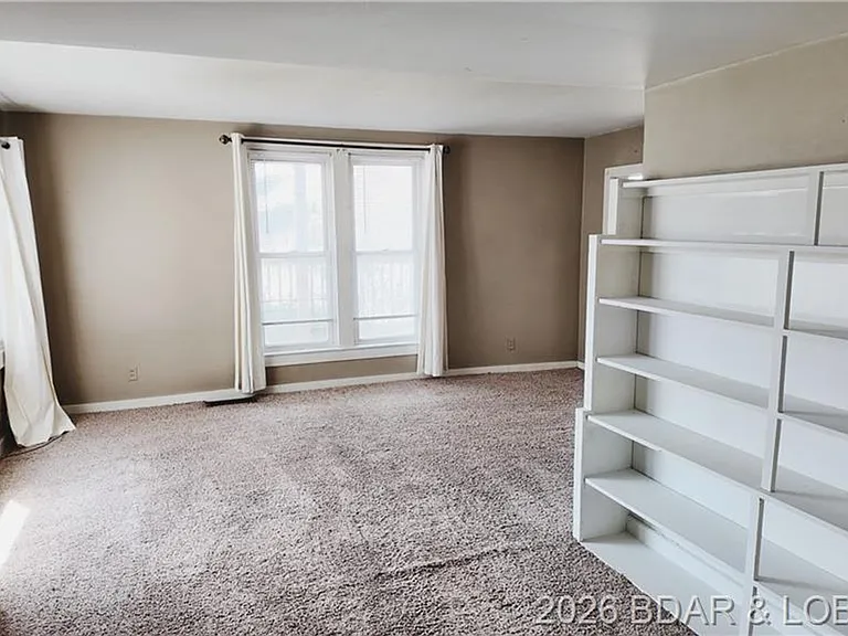 112 N Aurora St — Photo 6