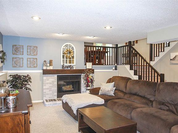 3rd image of 2621 Abraham Dr