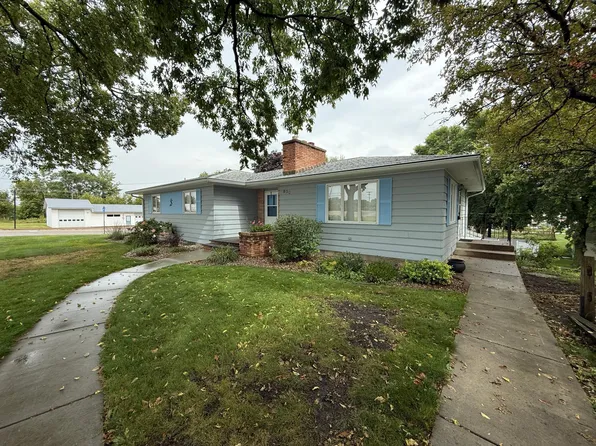 905 13th St, Granite Falls, MN 56241