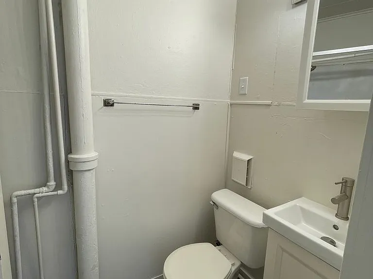 521 Dewey Ave #2 — Photo 6