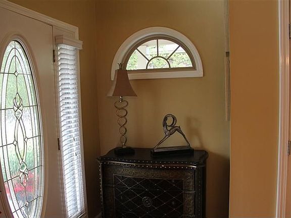 2nd image of 3224 Mantilla Dr