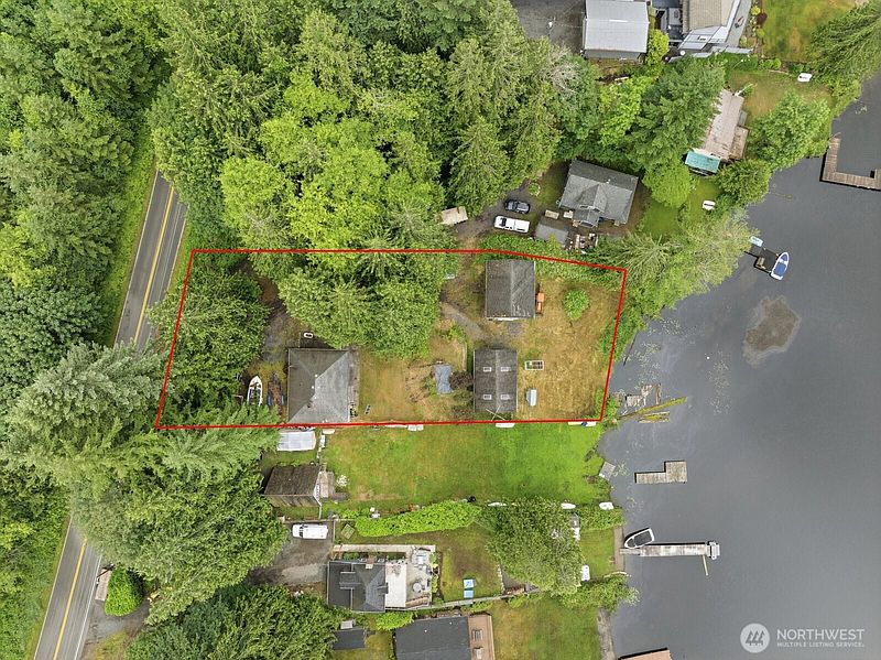 5th image of 829 SW Lake Roesiger Road