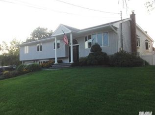 20 Colony Ct, Smithtown, NY 11787