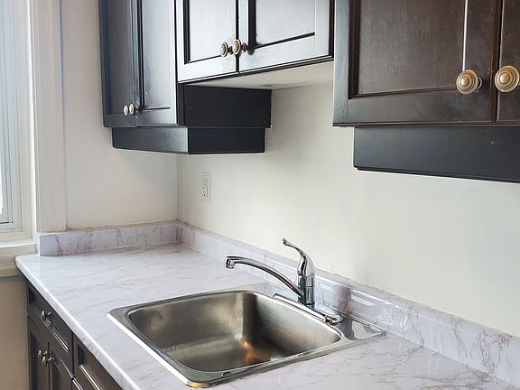 5th image of 570 William St #601