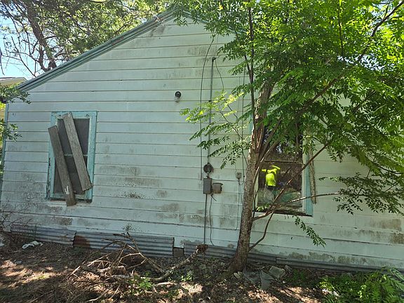 5th image of 1315 Ruben Chavez Rd