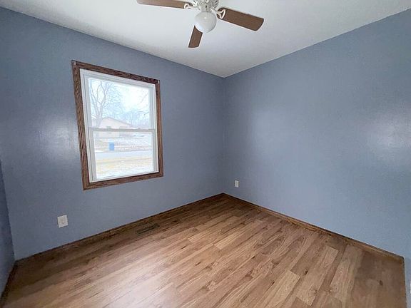 5th image of 17329 Sequoia Ave