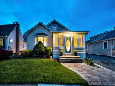 35 Orchard Street, Merrick, NY, 11566