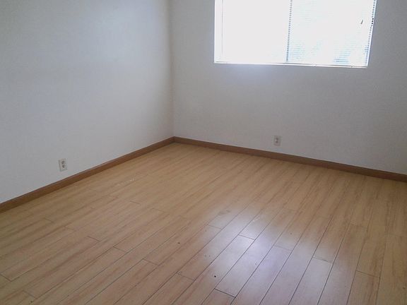 4th image of 1144 Sesmas St