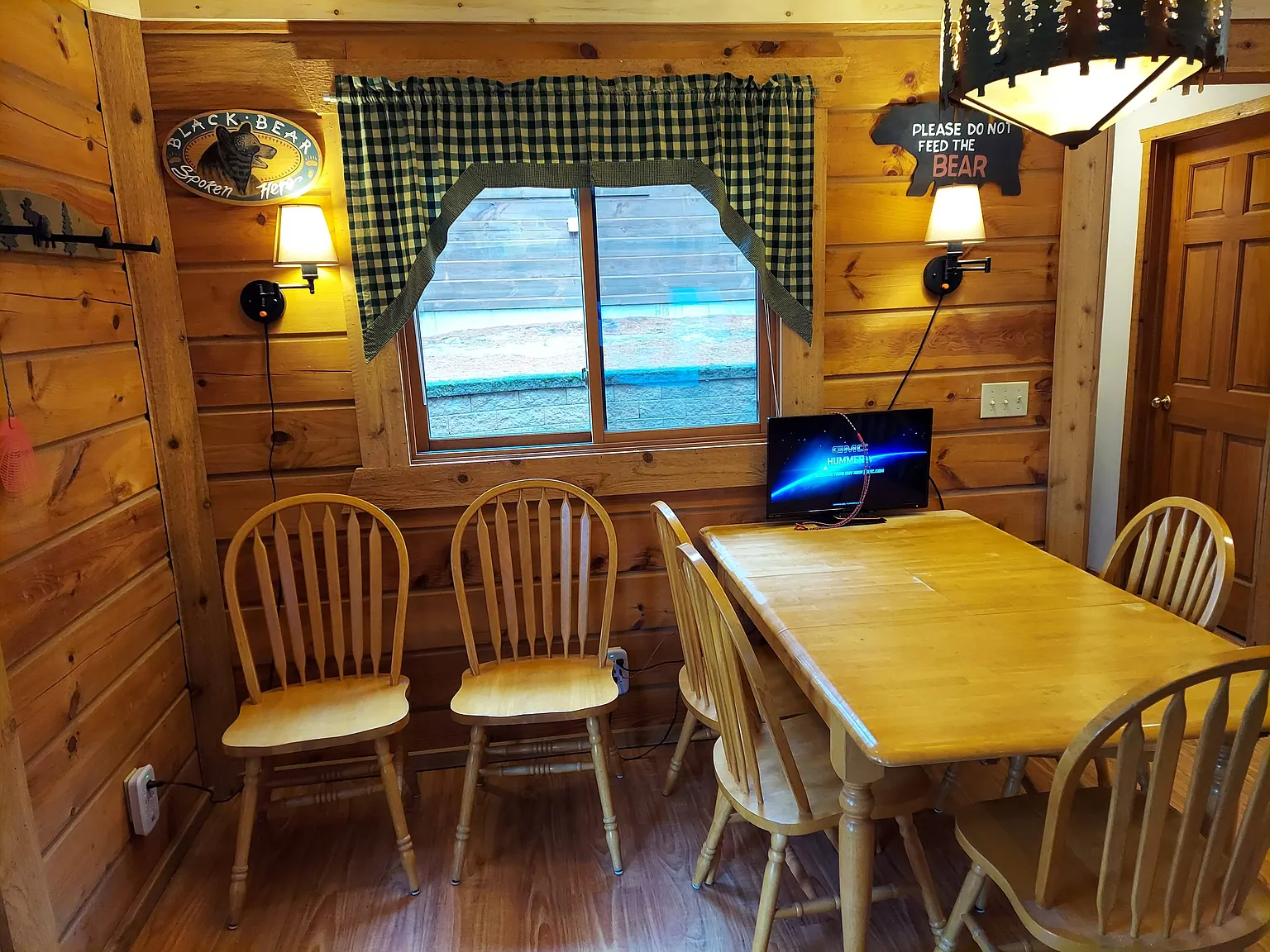 3 bed, 1200 sqft, $2,220 — Photo 4