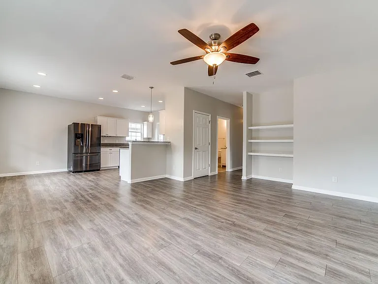 1639 Green Hill Dr — Photo 28