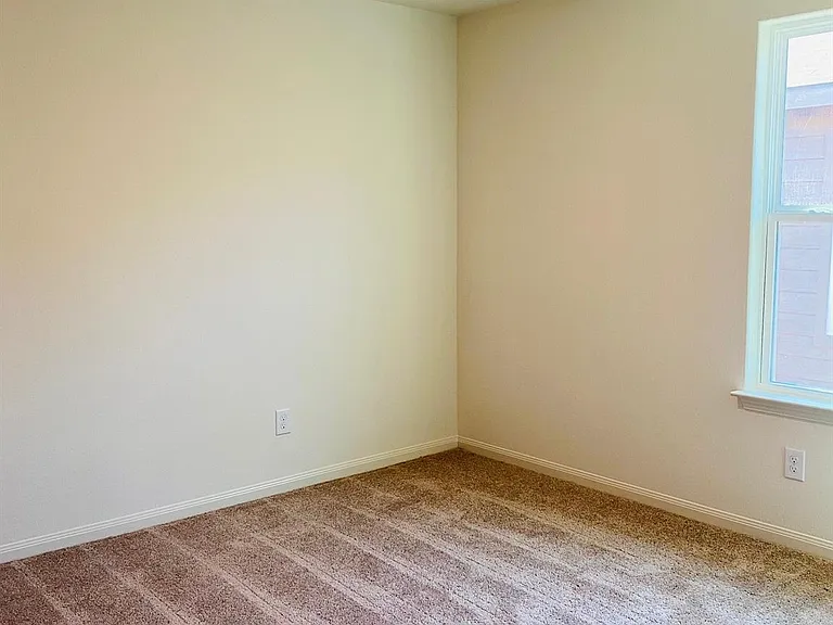 1017 Riverdale Cv — Photo 10