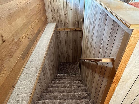 3rd image of 686-850 Acacia Way