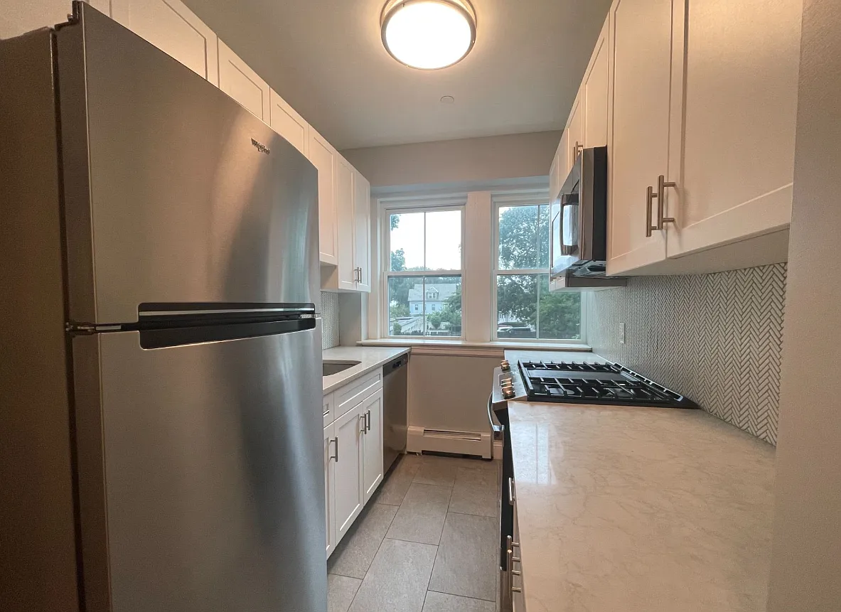 1 bed, 639 sqft, $2,300 — Photo 1