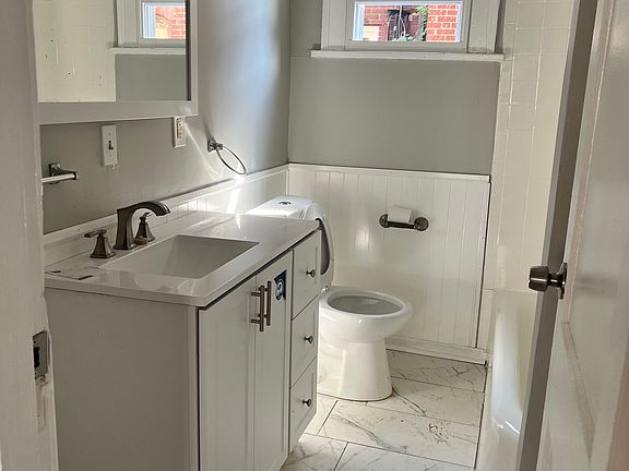 4th image of 3720 Beatrice Dr #1