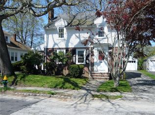 93 Knollwood Ave, Cranston, RI 02910