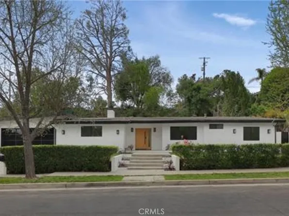 24020 Oxnard St, Woodland Hills, CA 91367