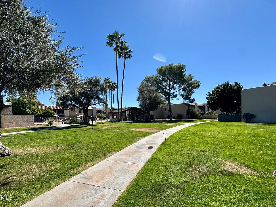 2nd image of 4201 E Camelback Rd Unit 18