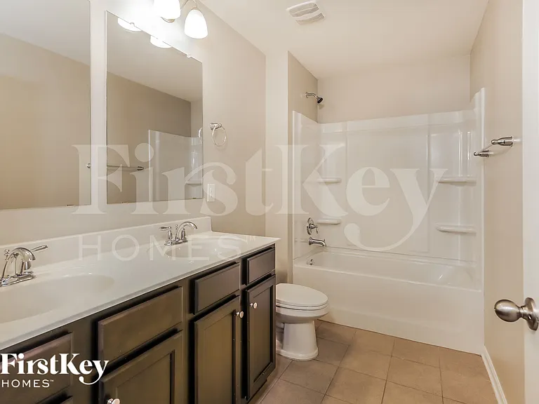 7009 Elm Crest Cir — Photo 17