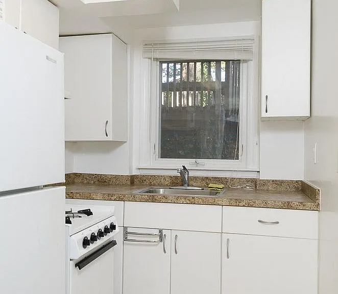 810 Jackson Ave #B — Photo 12