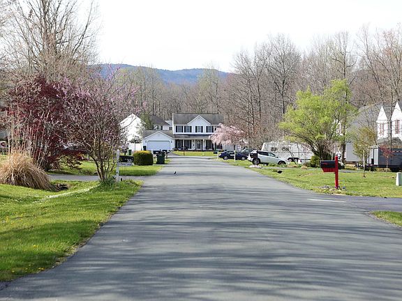 4th image of 164 Ceocia Ln