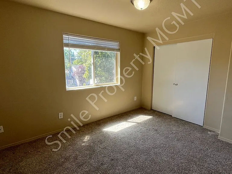 13424 SE Division St — Photo 9