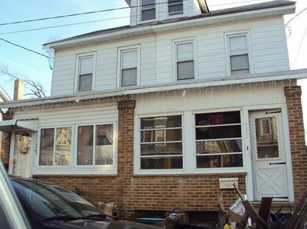 1st image of 525 Deklyn Ave