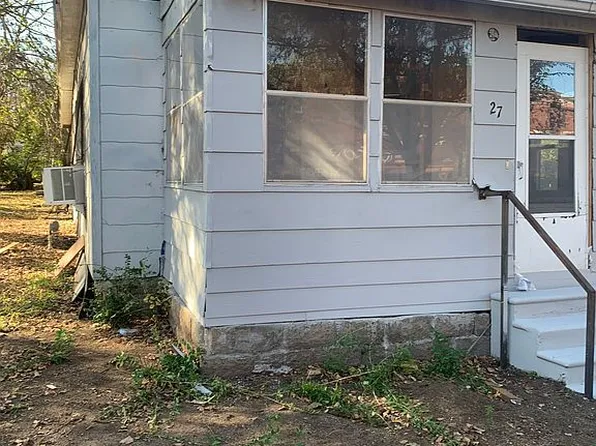827 S E St, Arkansas City, KS 67005