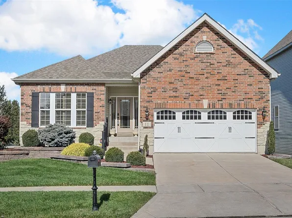 11 Burgundy Place Dr, Dardenne Prairie, MO 63368