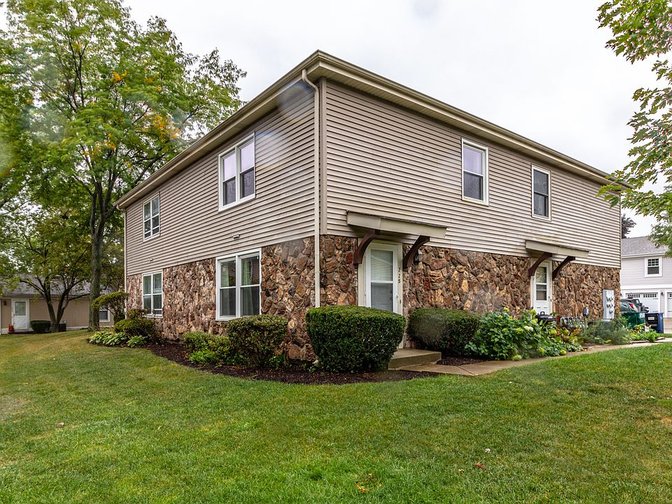 1st image of 225 Winfield Ct