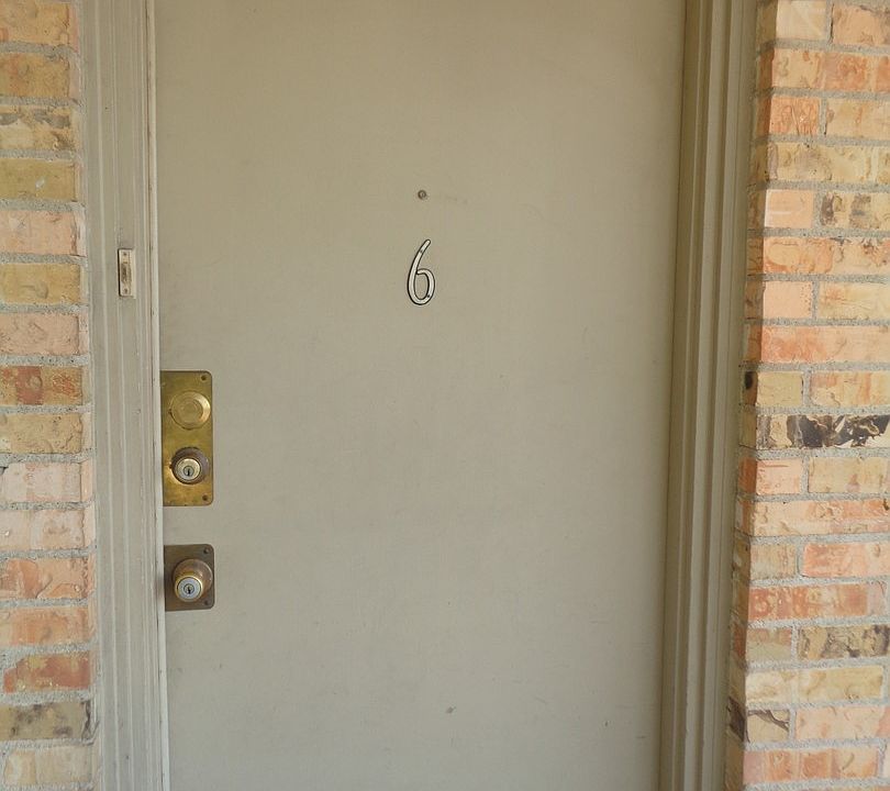 1st image of 105 E Avenue B #6