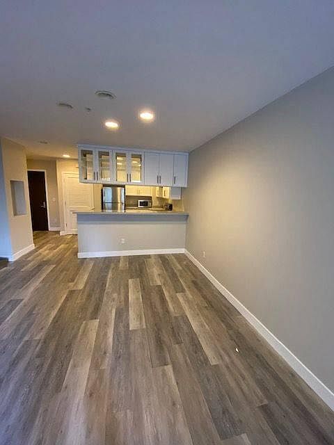1st image of 660 King St #304