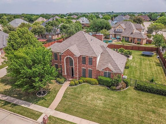 2nd image of 1005 Westover Trl