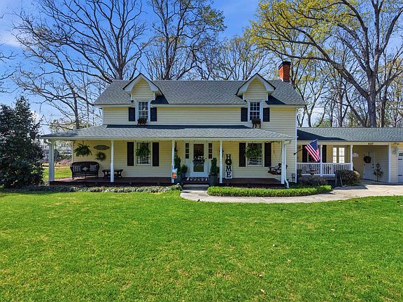 2nd image of 447 Henderson Rd