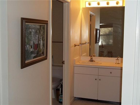 5th image of 318 Harbour Oaks Dr