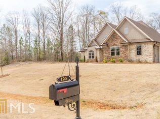 103 Crescent Dr, Forsyth, GA 31029