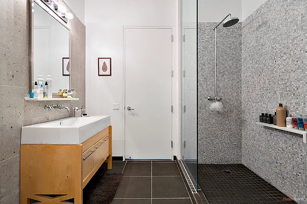 Sold by Modern Spaces | media 20