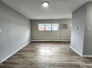 708 E Main St #4, Maple Shade, NJ 08052