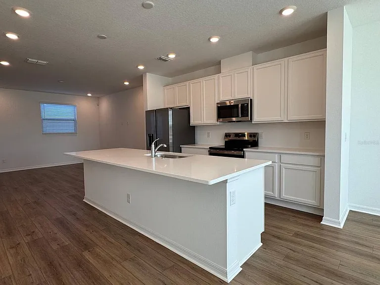 6467 Trailblaze Bnd — Photo 8