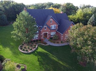 8811 S Grant St, Burr Ridge, IL 60527