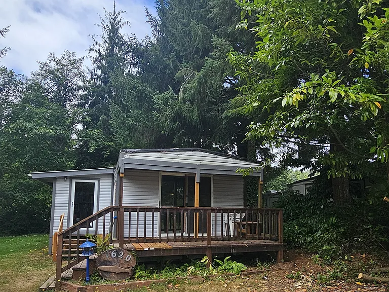 1620 SE Jefferson St — Photo 1