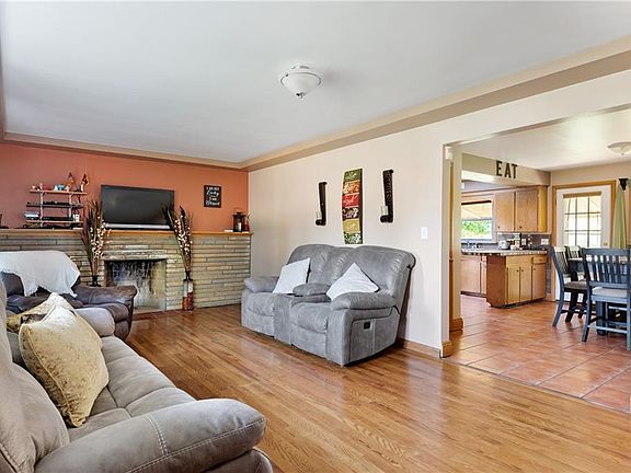 5th image of 506 Whipple Ave