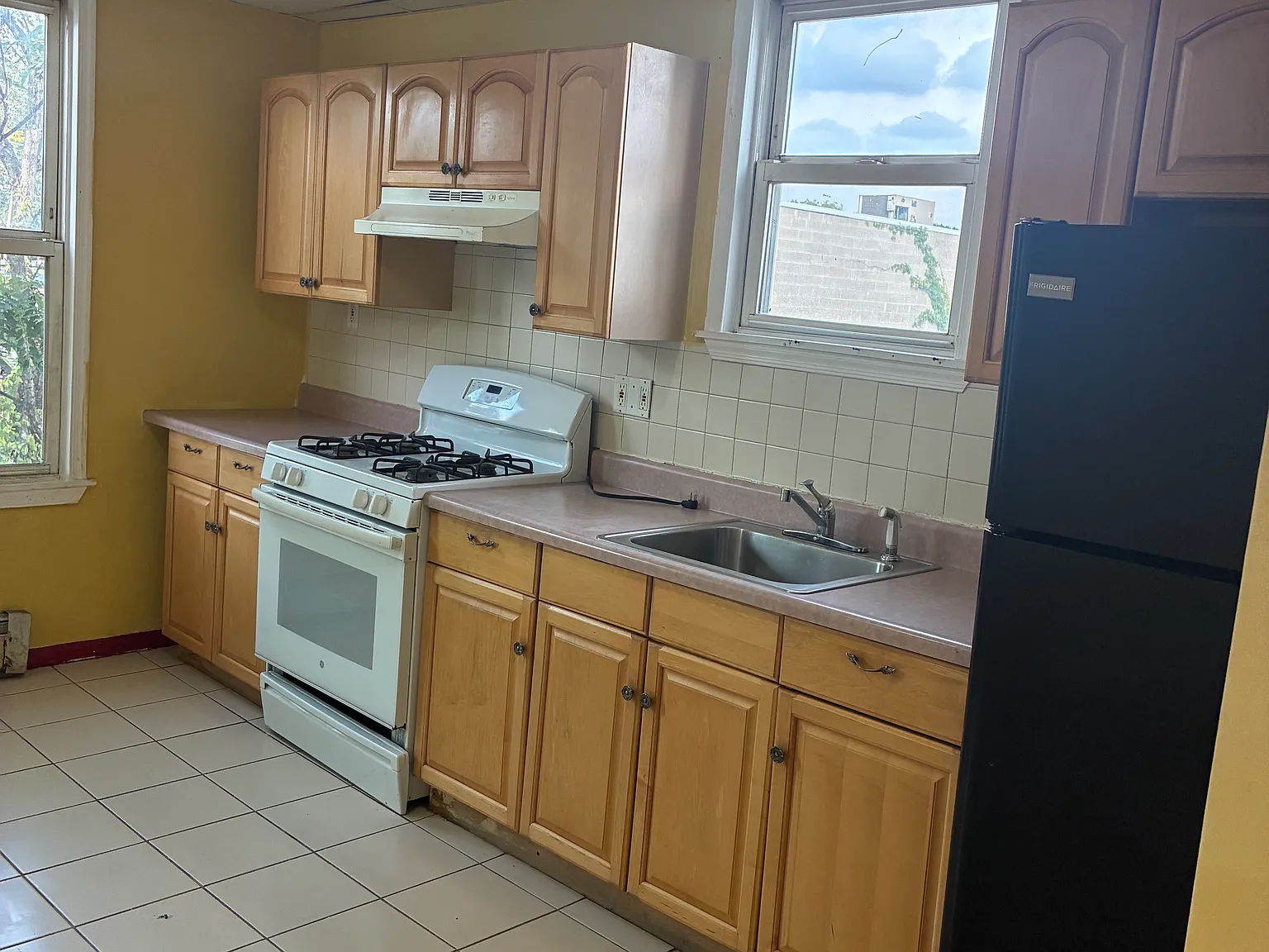 3 bed, 1500 sqft, $2,000 — Photo 3