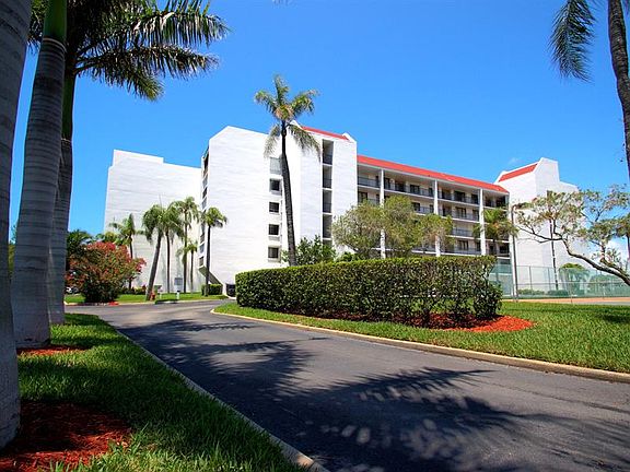 2nd image of 19111 Vista Bay Dr APT 601