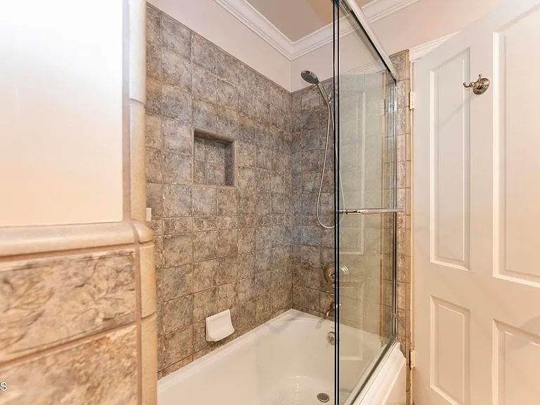 1650 Knollwood Dr — Photo 28