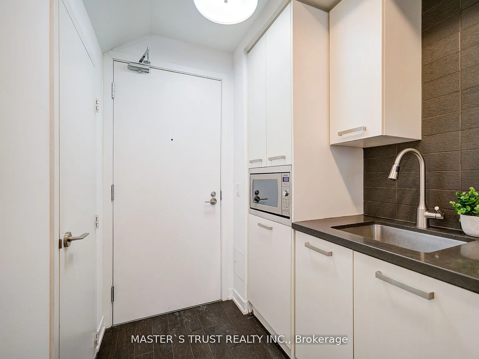 1 bed, $2,200 — Photo 4