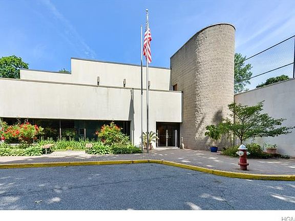 2nd image of 110 Pearsall Dr APT 3A