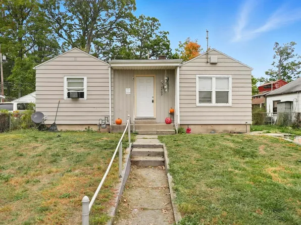 2409 Redwood Ave, Fort Wayne, IN 46803