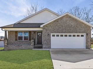 33 Rogers Dr, Manchester, TN 37355