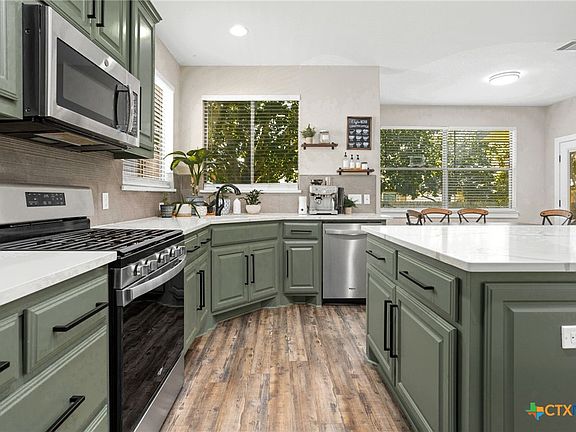 3rd image of 109 Old Settlers Dr